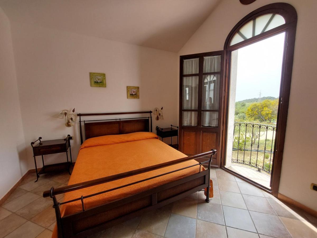 Hotel La Corte Rosada Villasimius Exterior photo