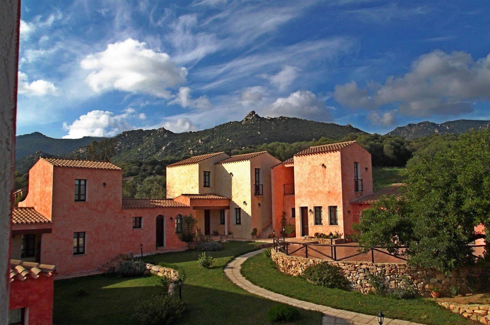 Hotel La Corte Rosada Villasimius Exterior photo